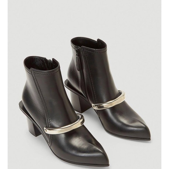 🎉HP x 3🎉Alexander McQueen Black Peak Ankle Boots